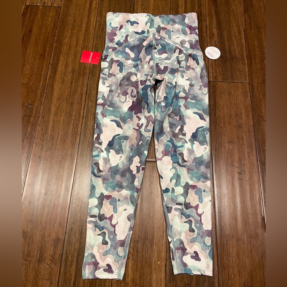 Spanx Booty Boost Active 7/8 Leggings - Picture 3 of 9